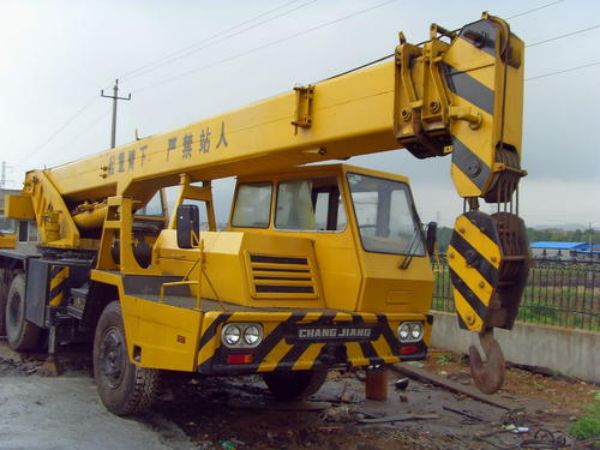 宁江区吊车公司_贵阳南明贵华兄弟机械设备租赁有限公司出租吊